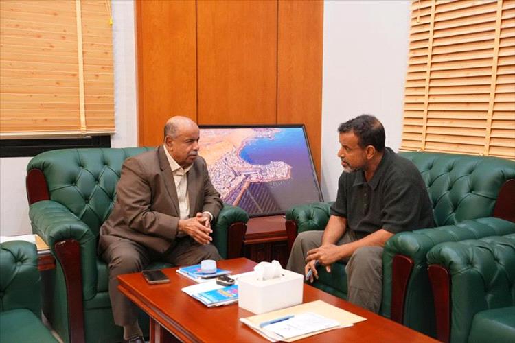 الخنبشي: الأجهزة الأمنية تمثل صمام أمان وحصن المجتمع في مواجهة مختلف التحديات والتهديدات