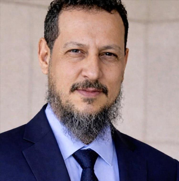 محافظ عدن يبحث مع السفيرة البريطانية سبل تعزيز الاستقرار والتنمية