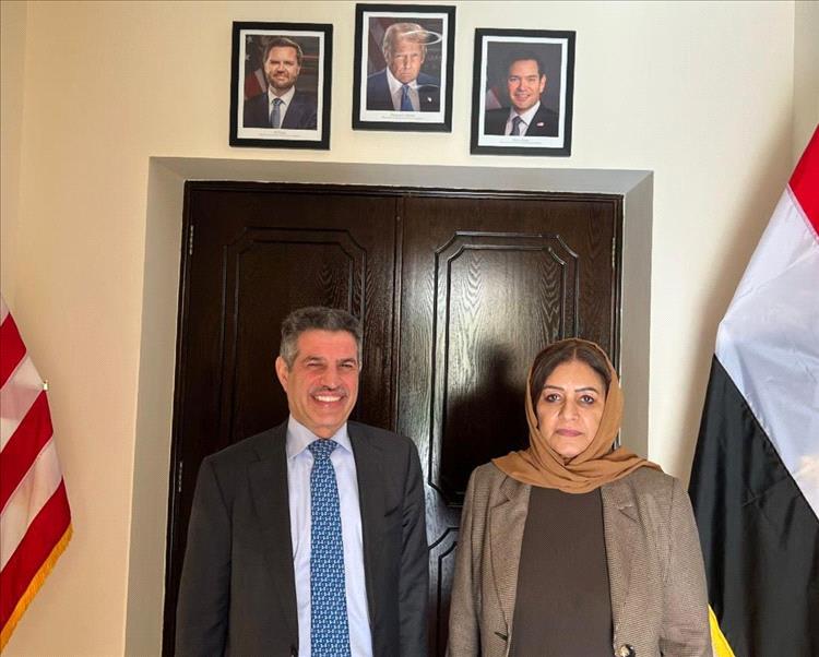 السفير الأمريكي يهنئ السفيرة جميلة رجاء ويشيد بدورها في تعزيز العلاقات بين البلدين