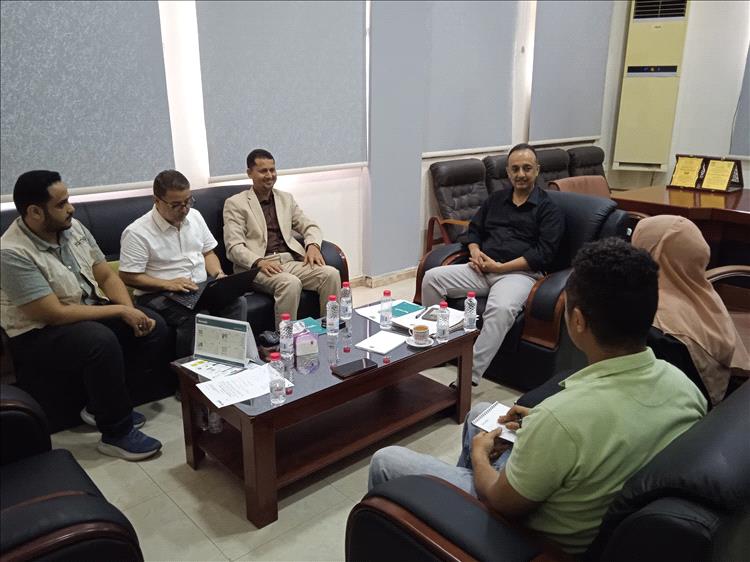 مكتب الصحة بعدن يناقش مع وزارة الصحة تعزيز معايير الجودة ومكافحة العدوى في المرافق الصحية