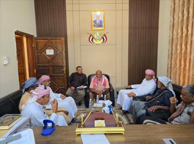 التميمي مدير عام مصلحة شؤون القبائل يبحث مع قيادة السلطة المحلية بمديرية السوم سبل التعاون المشترك