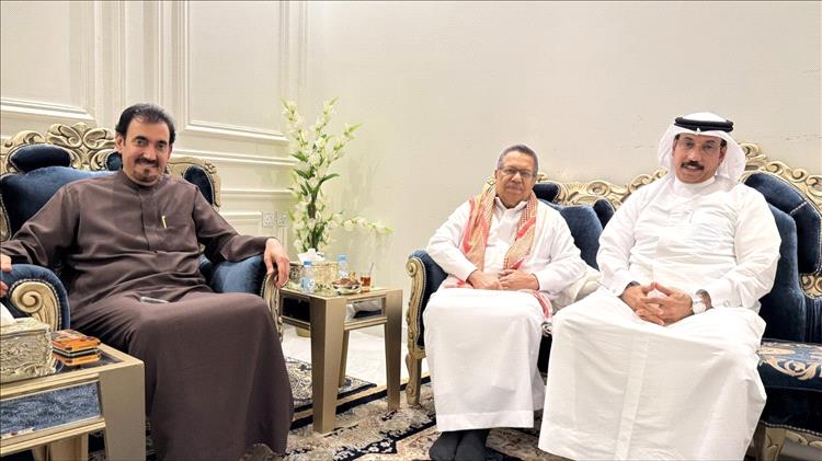 هاني بن البيض يكشف تفاصيل لقاء مع بن دغر.. ماذا دار خلف الأبواب؟