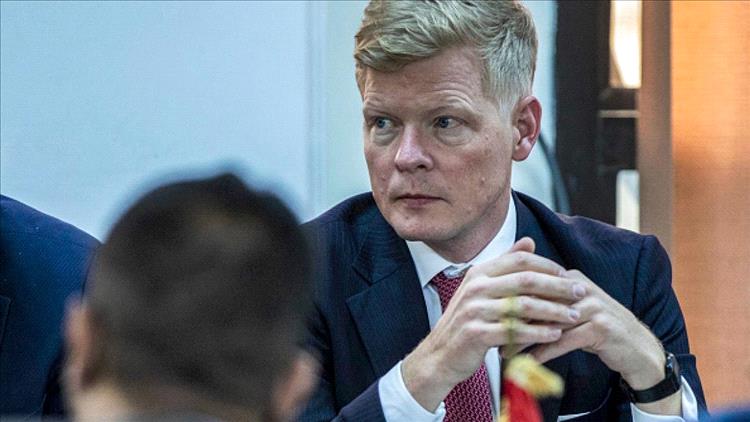 غروندبرغ في عدن لدفع العملية السياسية واحتواء التصعيد