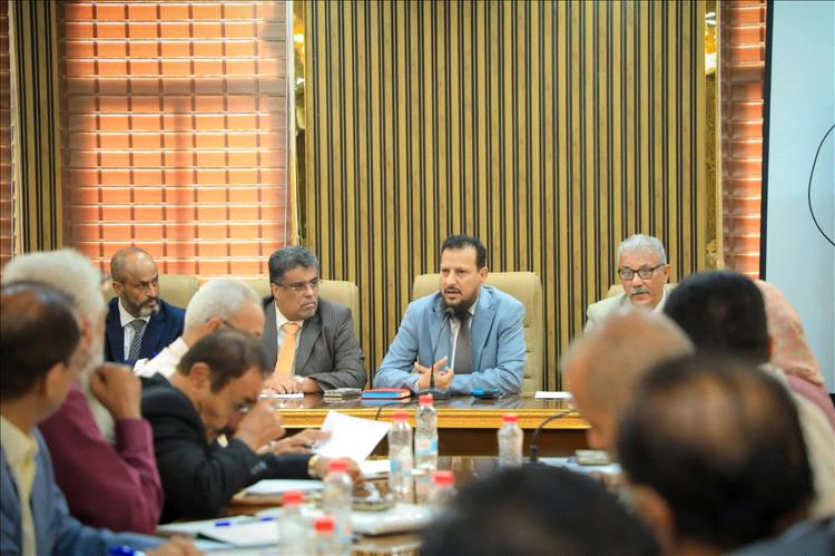 المحافظ شيخ: العمل الاستشاري يمثل عقل السلطة المحلية ويعزز مسار التنمية في العاصمة عدن