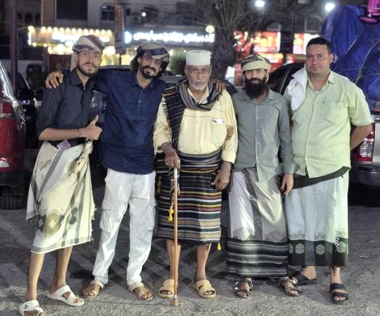 وزير النقل محسن حيدرة يهنئ بلال داؤود بالسلامة ويشكر الخطوط اليمنية على تنازلها عن التعويض"