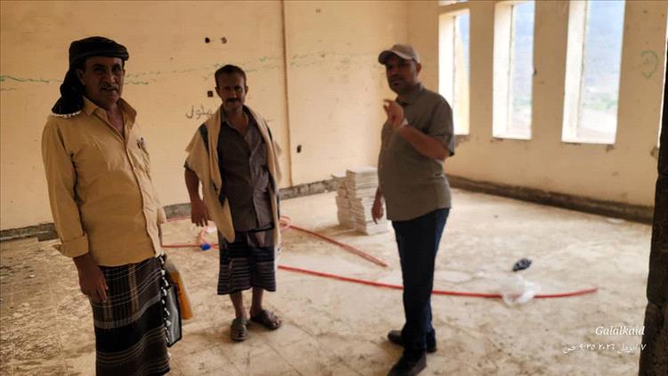 مدير عام المسيمير يتفقد مشروع المجمع الحكومي ويؤكد قرب إنجازه