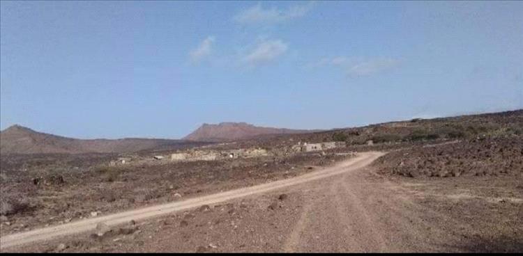 نداء استغاثة.. قرى في مديرية الوضيع بأبين تناشد المحافظ بالتدخل العاجل لإنهاء معاناة انقطاع المياه