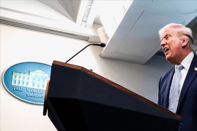 ترامب يتوعد "بفناء حضارة كاملة الليلة" وإيران ترفع راية التحدي