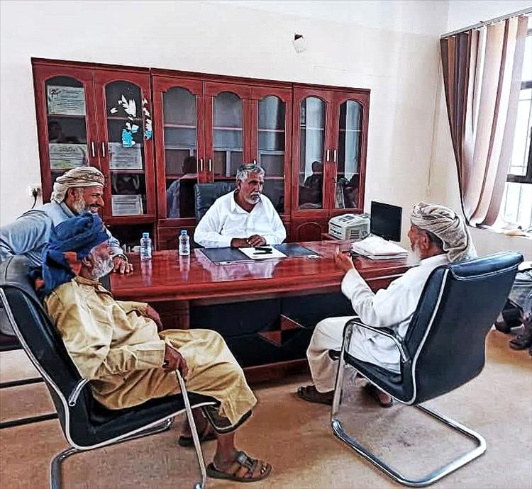 مدير عام حات يناقش مع مدير الأمن نقل الورش الصناعية لتأمين الطريق الدولي