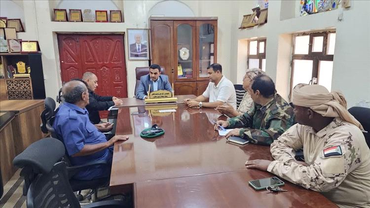 السقطري يترأس اجتماعًا أمنيًا استثنائيًا بسقطرى ويؤكد أن الأمن مسؤولية الجميع