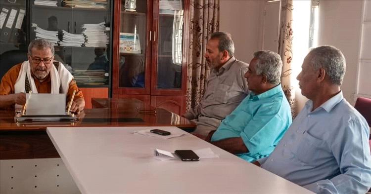 وكيل محافظة أبين جرفوش يبحث مع مدير الصحة القادري سير العمل في القطاع الصحي والتحديات