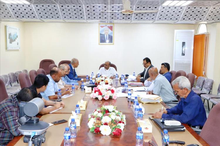 وزير النفط والمعادن يلتقي رئيس وأعضاء مجلس إدارة قطاع (S2)