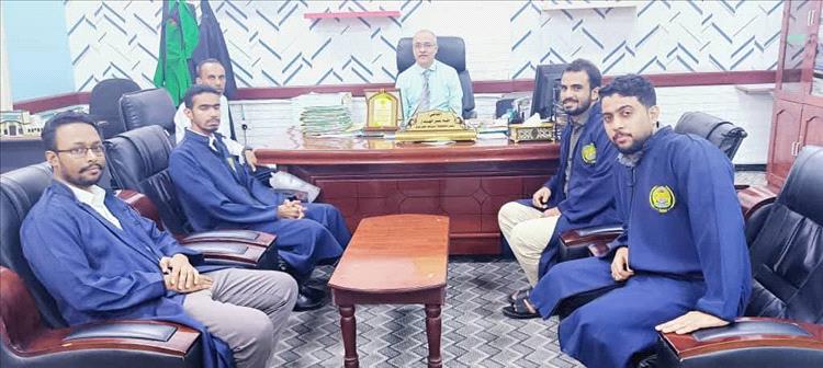 القاضي الهدار يستقبل طلاب المعهد العالي للقضاء الدفعة 24 المتدربين لدى محكمتي غرب وشرق المكلا الابتدائيتين