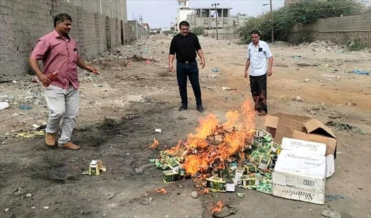 بتوجيهات مدير عام المديرية.. صحة البيئة بالمنصورة تتلف أكثر من “200” باكت من شمة الحوت المحضور