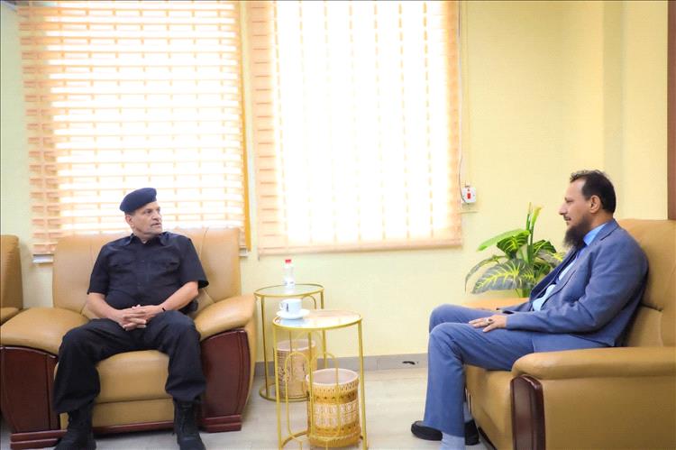 المحافظ شيخ يناقش مع اللواء شلال شايع سبل تعزيز الأمن والاستقرار في العاصمة عدن