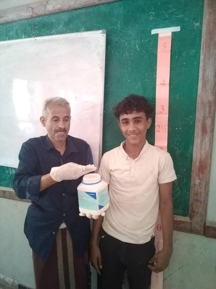 البرنامج الوطني لمكافحة البلهارسيا يوزّع الأدوية في عدد من مديريات لحج