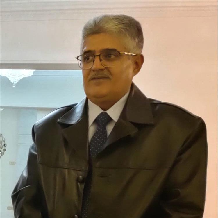 الشيخ أحمد القفيش يعلن تضامنه مع الصحفي فتحي بن لزرق ويدعو لحماية حرية الإعلام