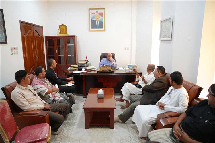 عضو مجلس القيادة محافظ حضرموت يؤكد أهمية تطوير المنشآت السياحية بحضرموت