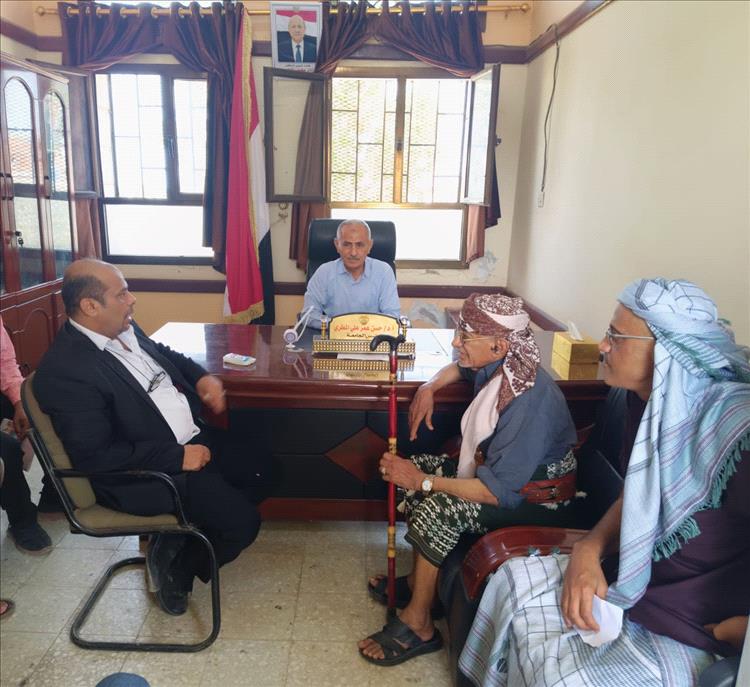 عضو مجلس النواب شريم يزور جامعة الحديدة