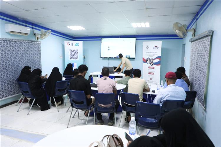 المكلا: أريج تنظم جلسة تدريبية بجامعة حضرموت لتعزيز مهارات تدقيق المعلومات لطلاب الإعلام