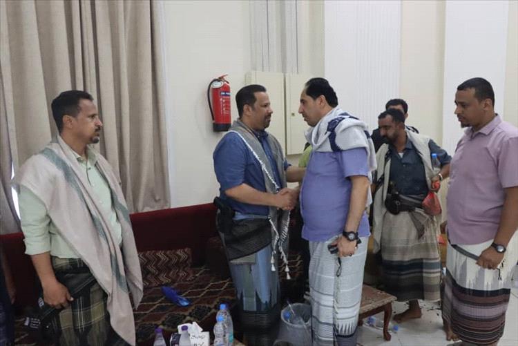 جموع المعزين يتقدمهم وزراء ومسؤولون يقدمون واجب العزاء للعميد السعيدي في وفاة والدته