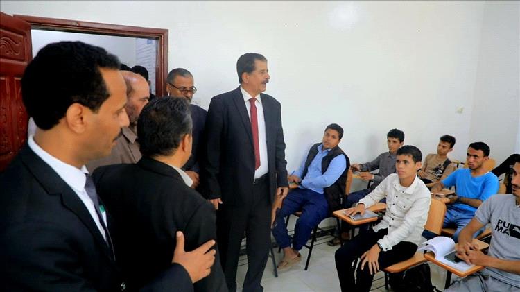 وكيل محافظة مأرب يفتتح المقر الجديد للمعهد التقني الصناعي ويؤكد دعم التعليم الفني