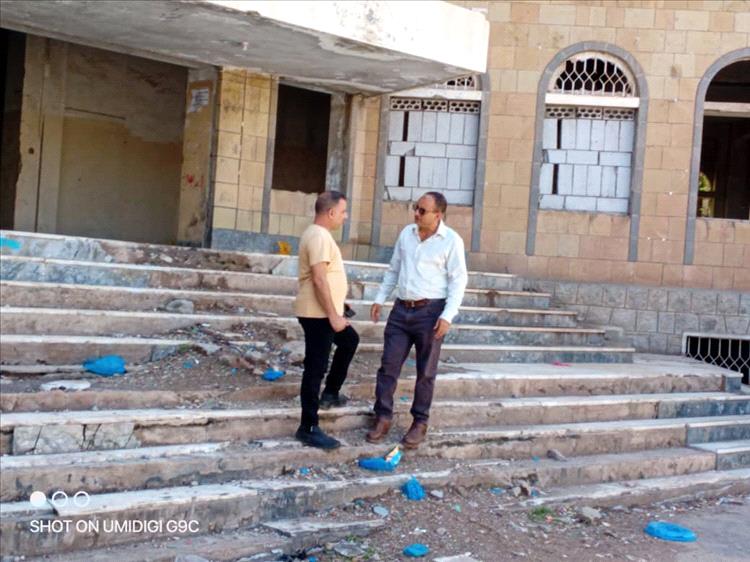 مدير إعلام تعز يتفقد مؤسسة "الجمهورية" ويؤكد محورية دورها في قيادة المشهد الإعلامي المهني