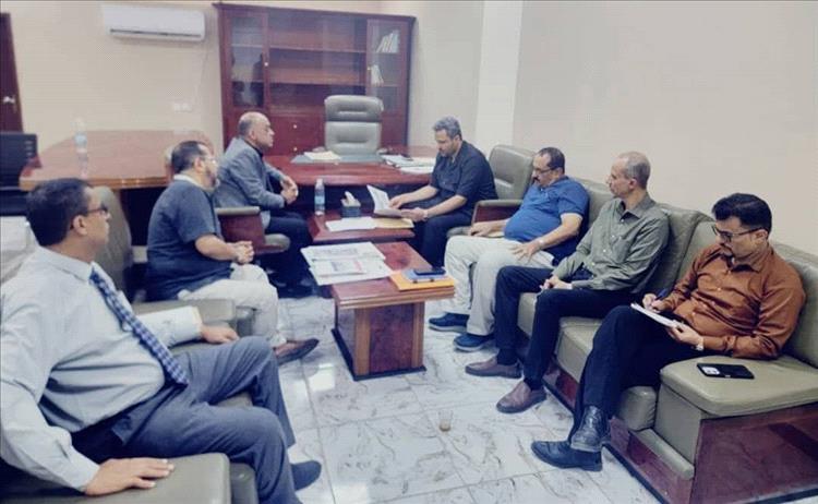 الحالمي يبحث مع مؤسسة "تواصل" التنموية سبل تعزيز التدخلات الكويتية في لحج