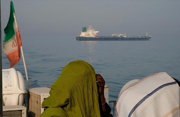 توجيهات عاجلة للسفن في الخليج ومضيق هرمز مع دخول الحصار حيز التنفيذ