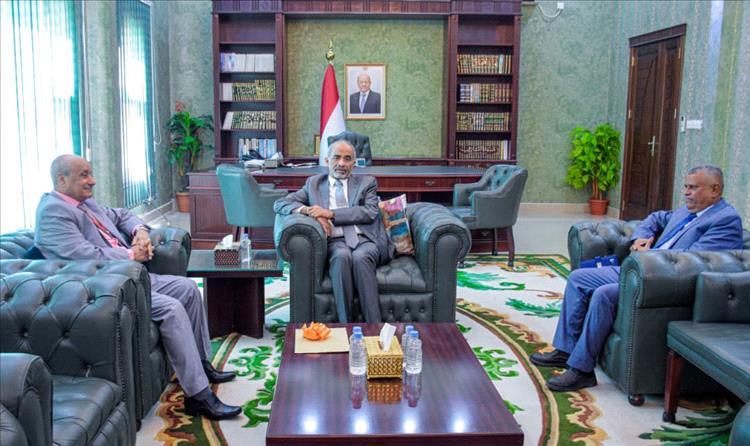 الفريق الركن الصبيحي يؤكد على دور الأحزاب السياسية في مساندة جهود الدولة وتعزيز الاستقرار السياسي