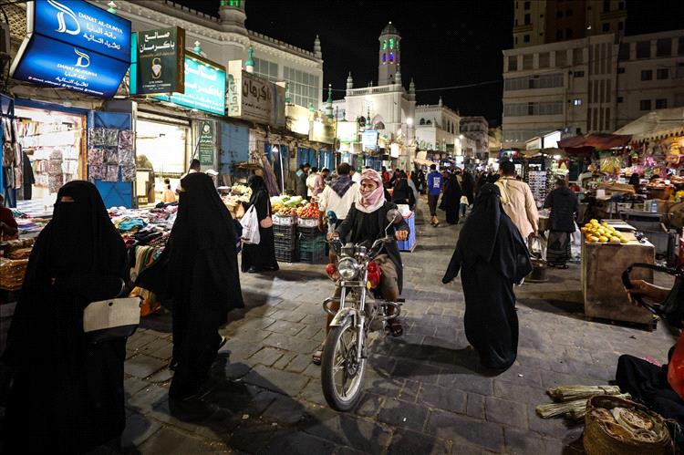 الحكومة تدرس خريطة طريق لزيادة الصادرات