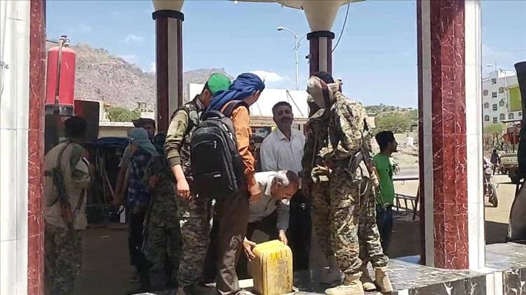 حملة رقابية واسعة بالضالع تضبط المتلاعبين بأسعار المشتقات النفطية