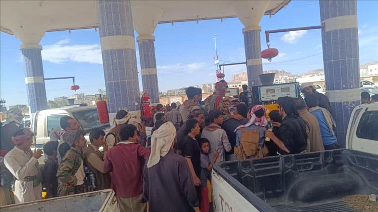 أزمة وقود خانقة تشل الحياة في شبوة