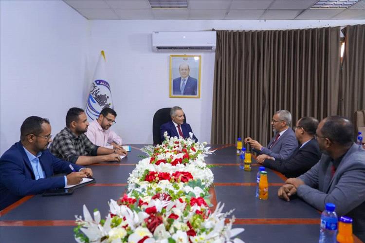 وزير الشؤون الاجتماعية والعمل يناقش مع مؤسستي العون وينابيع الخير تعزيز التنسيق الإنساني والتنموي