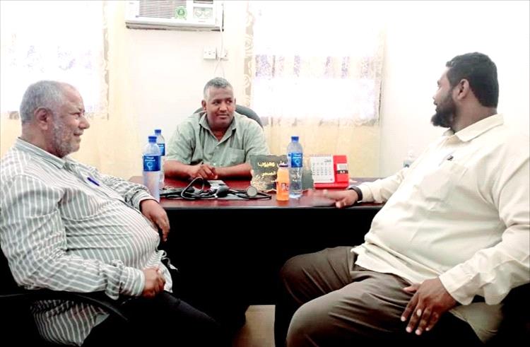 الأستاذ معاد والدكتور الصولبة .. يتفقدان المجمع الصحي بمدينة الشعب