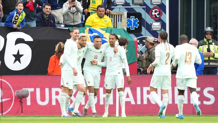 إصابة خطيرة.. نجم فرنسا مهدد بالغياب عن المونديال