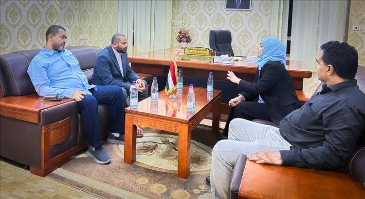 محافظ الضالع و وزيرة الشؤون القانونية يناقشان تعزيز سيادة القانون وحماية مقدرات الدولة