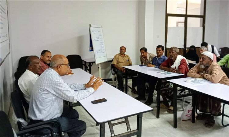 برعاية الوزير السقطري.. اختتام دورة تدريبية تنشيطية للفنيين البيطريين بعدن