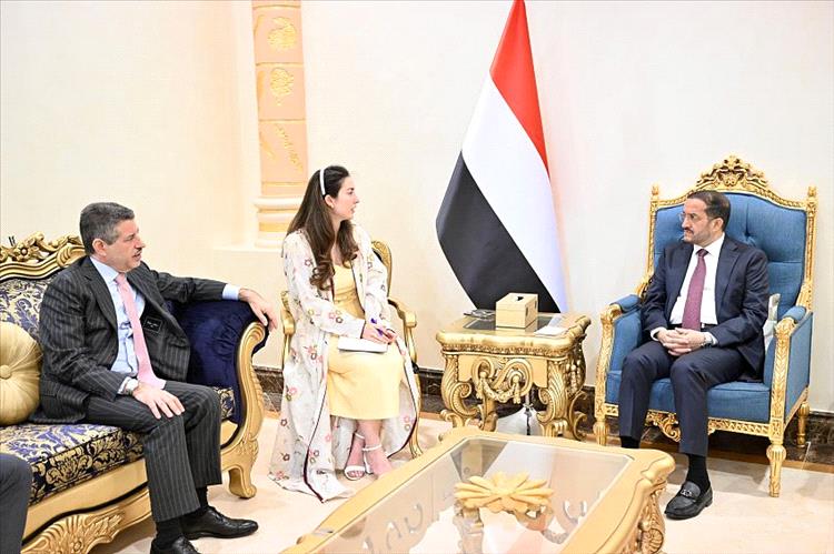 عضو مجلس القيادة الرئاسي عثمان مجلي يلتقي السفير الأمريكي