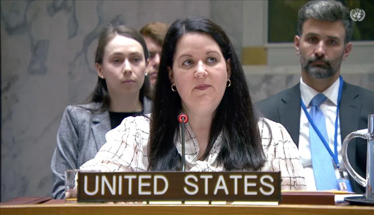 واشنطن تدعو السفن المتجهة إلى موانئ الحديدة للالتزام بآلية التفتيش الأممية