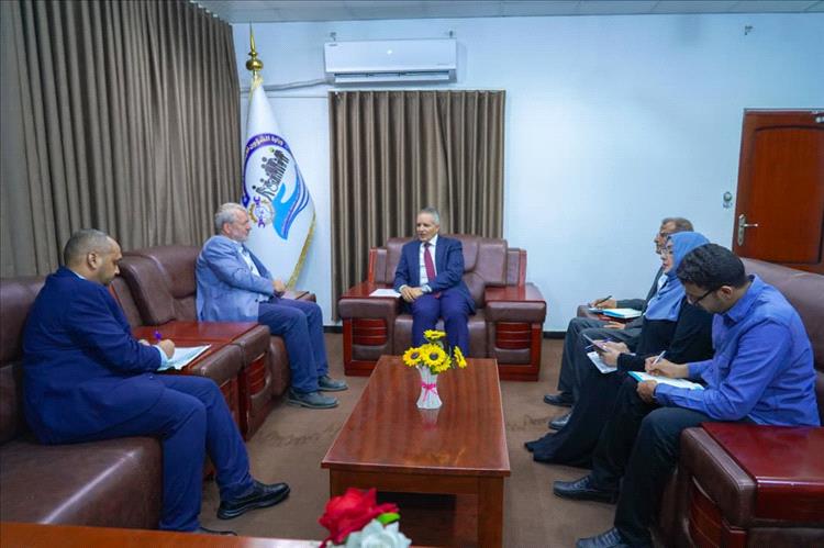 وزير الشؤون الاجتماعية والعمل يبحث مع اليونيسف تعزيز برامج الحماية الاجتماعية وحماية الطفل