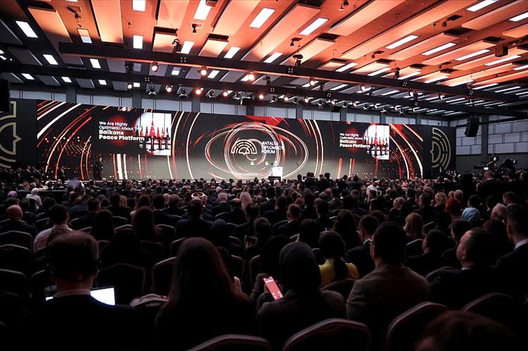 رئيس الوزراء وزير الخارجية يشارك في الجلسة الافتتاحية لمنتدى أنطاليا الدبلوماسي