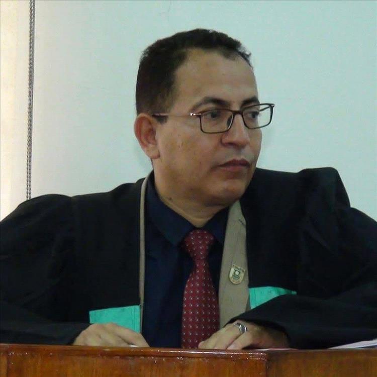 الحوشبي يعزي وزير الصحة بوفاة الدكتور محمد بحيبح