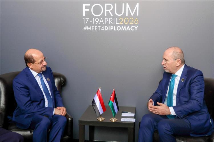 رئيس الوزراء وزير الخارجية يلتقي نائب رئيس الوزراء وزير الخارجية الأردني