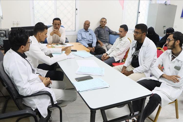 الدكتور العمودي يدعو مواطني حضرموت الوادي والصحراء المتخلفين والممتنعين بأخذ اللقاحات لتحصين أطفالهم من امراض الطفولة القاتلة