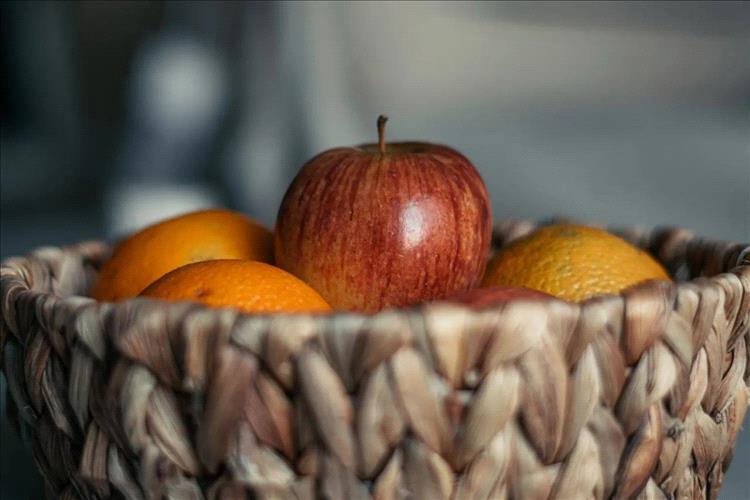 التفاح أم البرتقال: أيهما أفضل لضبط سكر الدم؟