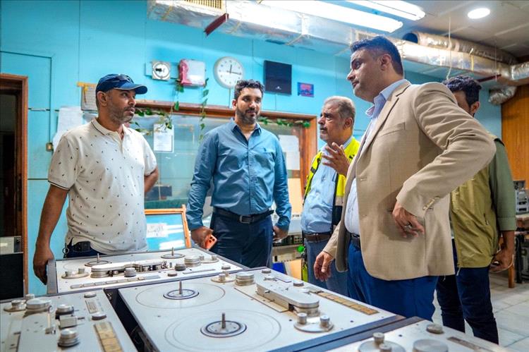 نائب وزير الإعلام يطّلع على سير العمل التأهيلية في تلفزيون وإذاعة عدن