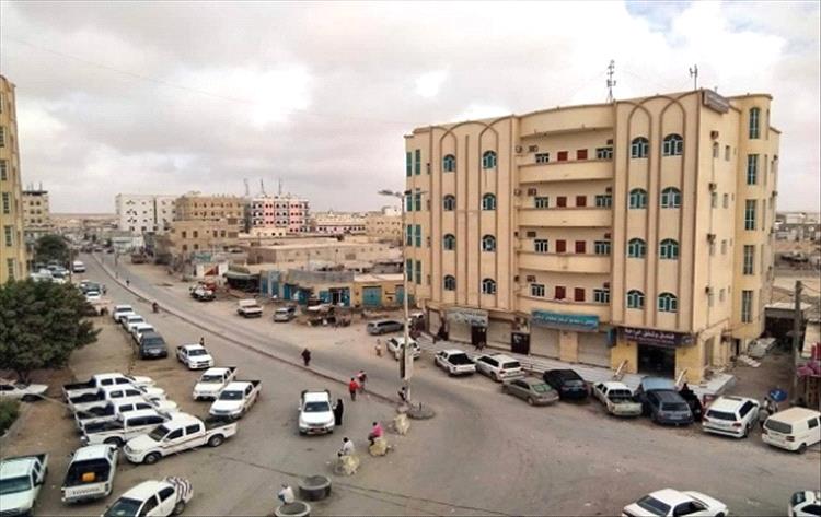 العثور على مواطن مقتولًا داخل سيارته في المهرة