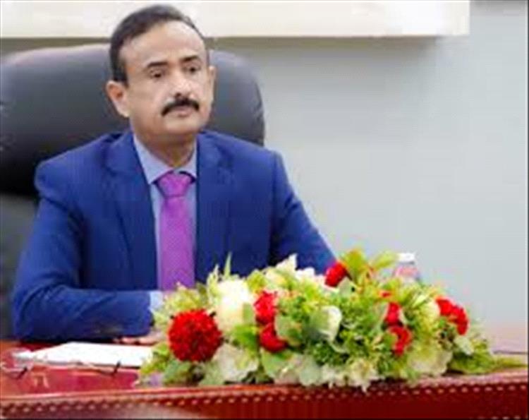 محافظ شبوة يشيد بتحسن تحصيل الموارد العامة ويناقش أوضاع المرأة