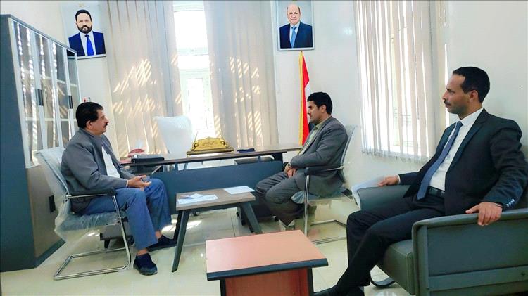 لقاء مشترك يناقش تطوير البرامج ويكشف جاهزية معامل الحاسوب